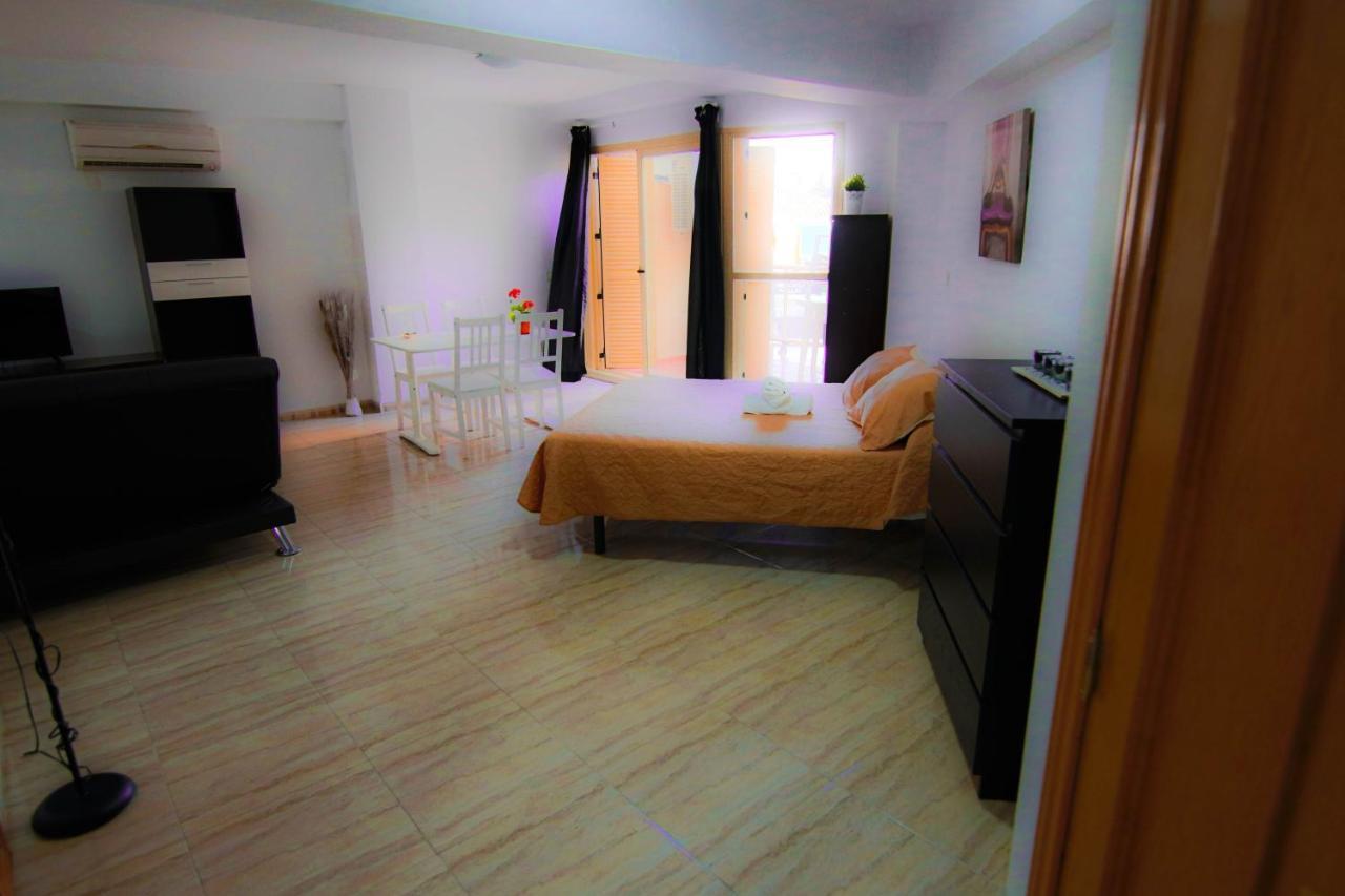 Puerta Del Sol Trm Only Adults Aparts Торемолинос Екстериор снимка