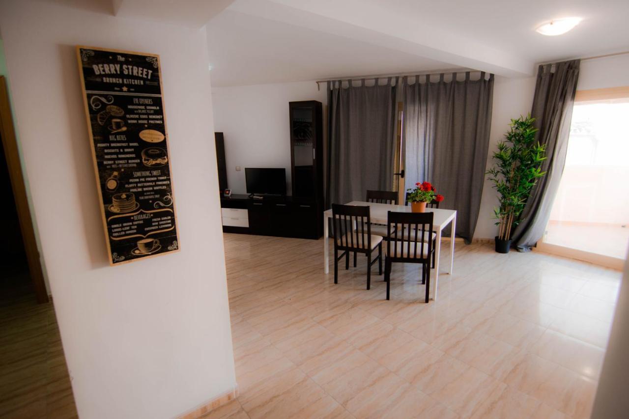 Puerta Del Sol Trm Only Adults Aparts Торемолинос Екстериор снимка