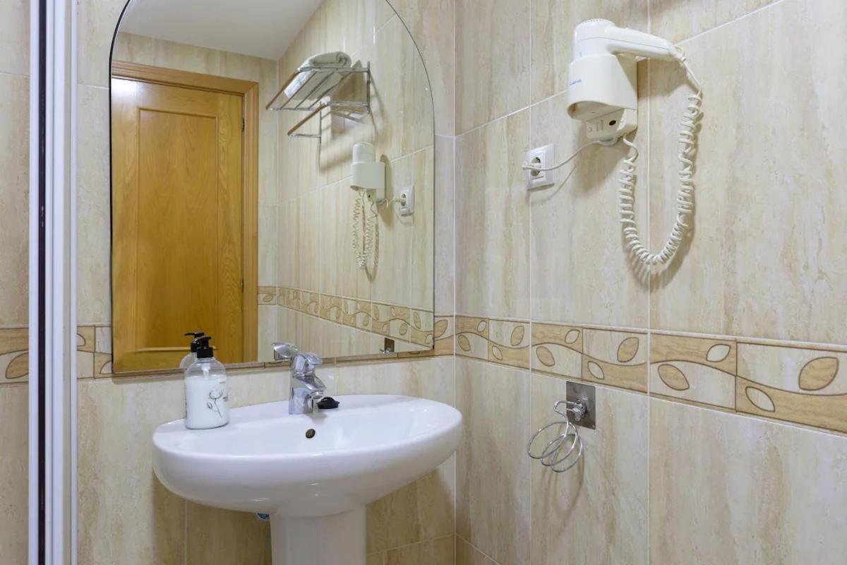 Puerta Del Sol Trm Only Adults Aparts Торемолинос Екстериор снимка