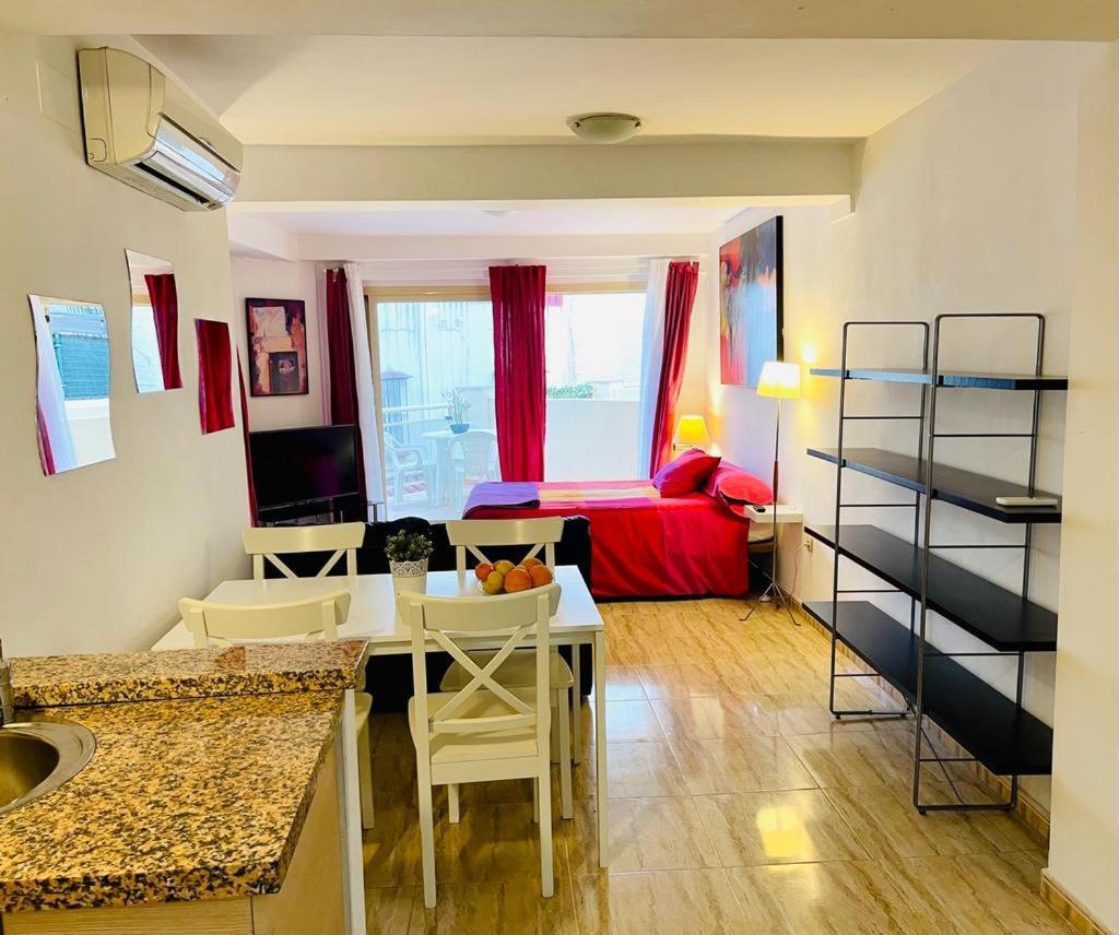 Puerta Del Sol Trm Only Adults Aparts Торемолинос Екстериор снимка