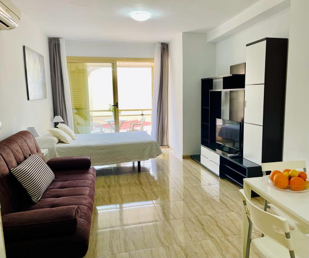 Puerta Del Sol Trm Only Adults Aparts Торемолинос Екстериор снимка