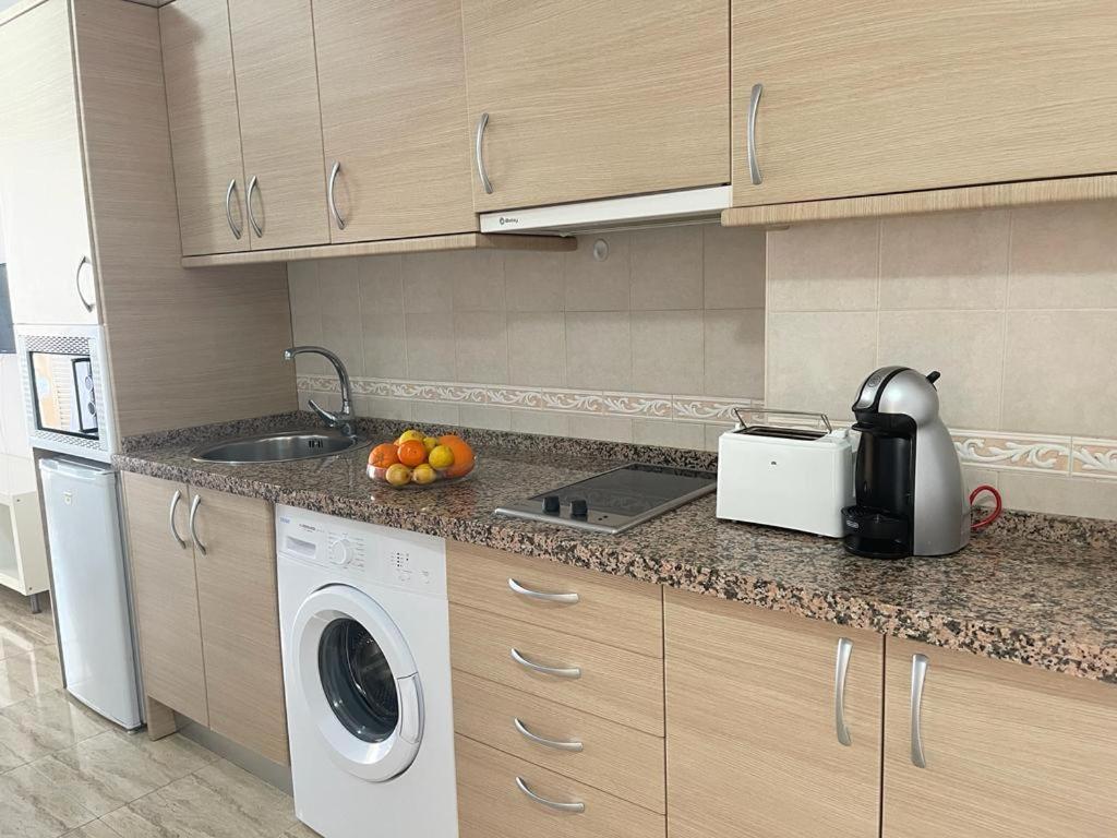 Puerta Del Sol Trm Only Adults Aparts Торемолинос Екстериор снимка